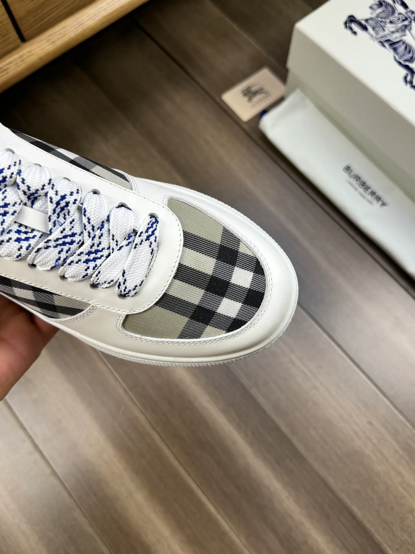 P400 [BURBERRY] Burberry - Upper: imported 🔝 Napa calfskin, brand totem cloth, tongue brand cloth label - Inner lining: canvas lining, - Outsole: rubber; two-color molded outsole - Super high quality control·Fine workmanship: highlighted (high-end·luxury·grade) -Size: 38-44 (Male 45, can be customized)